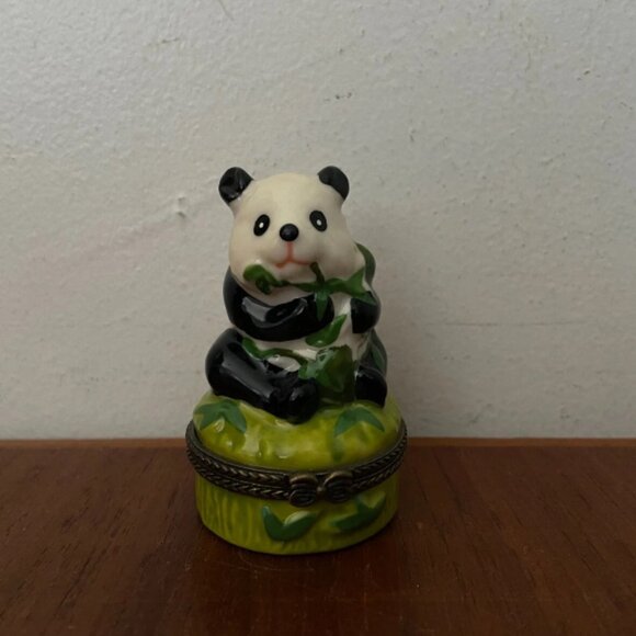 Vintage Panda Bear Eating Bamboo Hinged Porcelain Lidded Trinket Box With Lid - Picture 1 of 6